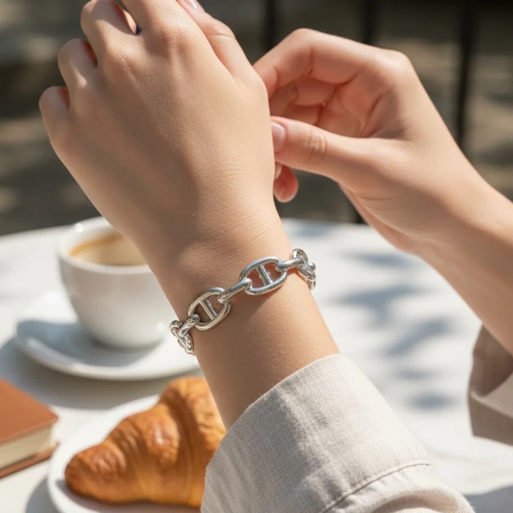 Classic Link Style Bangle - Picture 2 of 6